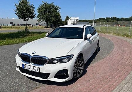 BMW 330e Touring M Sport | Scheckheft | AHK