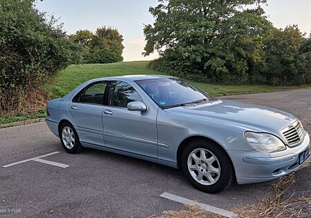 Mercedes-Benz S 320 -