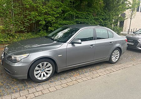BMW 520i -