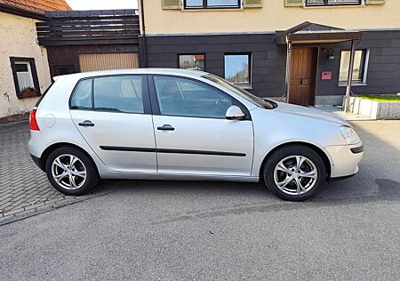 VW Golf Volkswagen V Lim. 1.6 Automatik