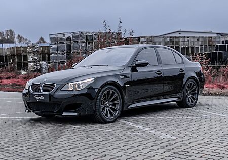 BMW M5 *E60*LEGENDE*V10*MEGA-AUSSTATTUNG*SELTEN*TOP