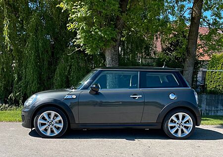 Mini Cooper S - Top gepflegt- Vollausstattung