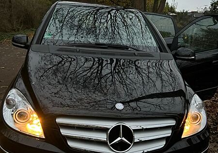 Mercedes-Benz B 200 -