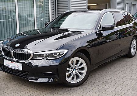 BMW 320d Touring DriAs ParkAsPlu HUD Pano ACC STHZ