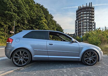 Audi A3 8P S-Line 3.2 VR6 ( trifft R32)