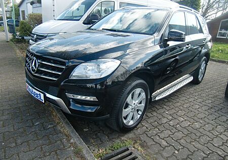Mercedes-Benz ML 350 BlueEfficiency/Mod 2014/Leder/AHK/Kamera
