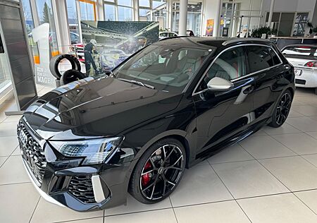Audi RS3 Sportback+MASSAGE+B&O+KAMERA+CARBON-SPOILER