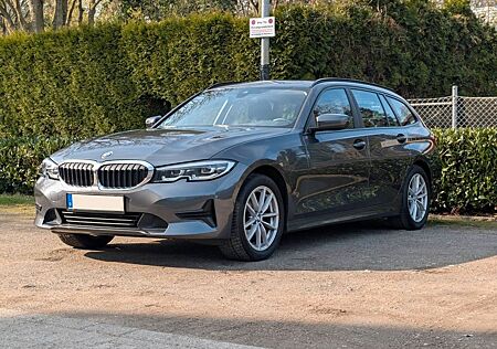 BMW 320d xDrive Advantage + Live Cockpit LED SHZ KAM