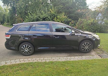Toyota Avensis Combi 1,8