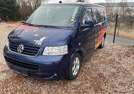 VW T5 Transporter Volkswagen Bus Multivan Highline