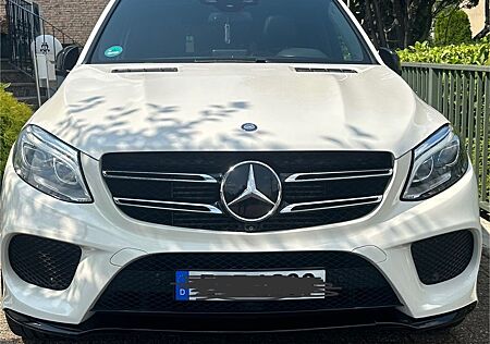 Mercedes-Benz GLE 350 d 4MATIC - AMG PLUS PAKET/ SOFT CLOSE/