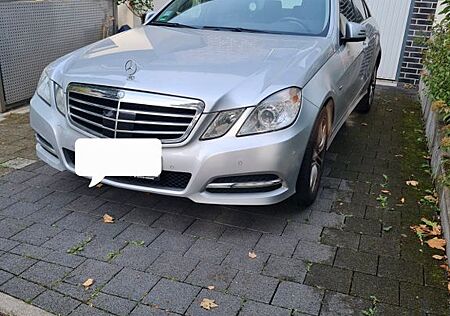 Mercedes-Benz E 250 CDI 4MATIC BlueEFF. AVANTG. Autom. AVA...