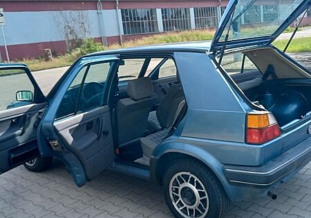 VW Golf Volkswagen 2 Oldtimer Bj.1988 mit H Kennzeichen