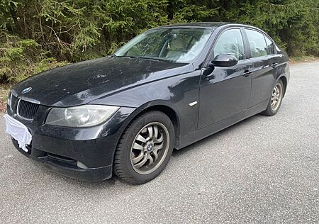BMW 320i -