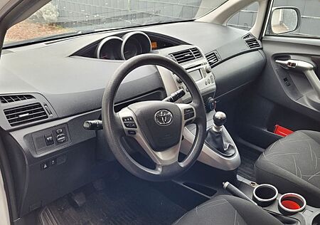 Toyota Verso 2.0l D-4D -