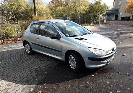 Peugeot 206 Automatik, 75 PS, nur 47000 km!