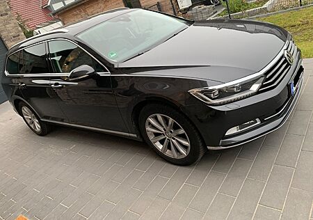 VW Passat Variant Volkswagen 2.0 TDI Highline Top ausgestattet