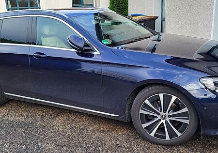 Mercedes-Benz E 220 E 220d T AVANTGARDE Autom. AVANTGARDE