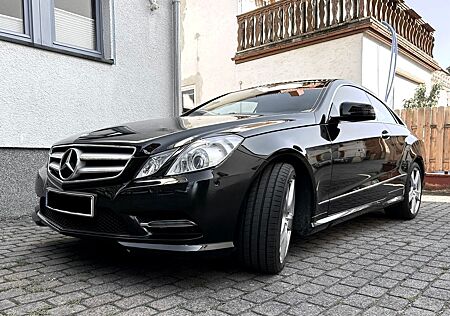 Mercedes-Benz E 200 Mercedes Coupé BlueEF. AVANTGARDE AMG