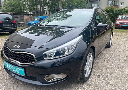 Kia Cee'd Ceed Sportswagon Spirit Xenon Navi Panoramadach