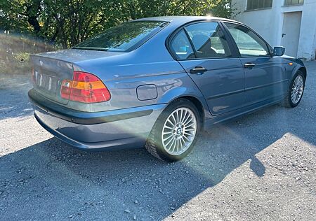 BMW 318i -