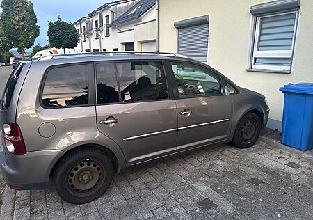 VW Touran Volkswagen 1.4 TSI 125 kW DSG Highline Highline