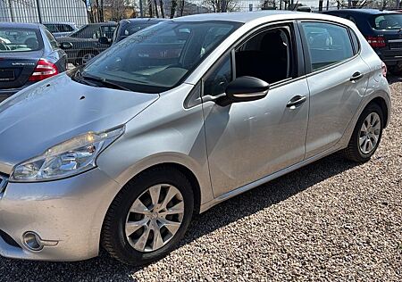 Peugeot 208 Access/2xSitzer/5x Türer /