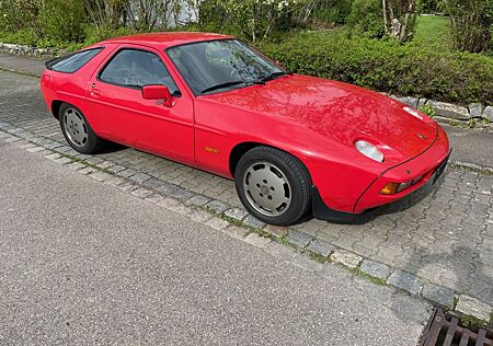 Porsche 928 S