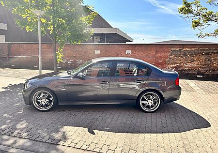 BMW 318i - E90