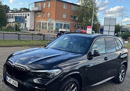 BMW X5 xDrive30d - M Sportpaket *PANO*LEDER*HEAD UP*