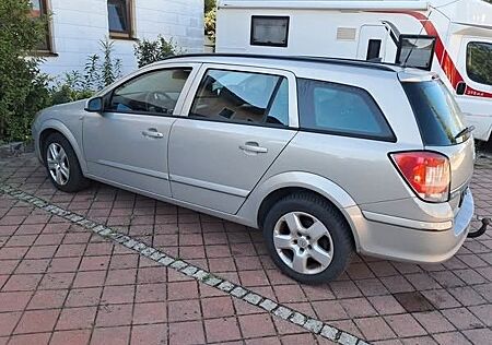 Opel Astra Caravan 1.7 CDTI Edition 111 Jahre 92k...
