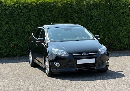 Ford Focus 1.6 Turnier Titanium/R-KAMERA/SHZ/MFL/
