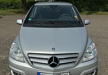 Mercedes-Benz B 180 CDI TÜV 06/2026