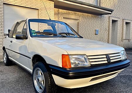 Peugeot 205 Cabrio und Oldtimer hat kein TÜV!!!