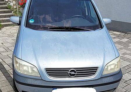 Opel Zafira 2.2 DTI -