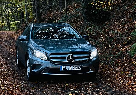 Mercedes-Benz GLA 180 GLA | AHK | Garantie bis 08/2026 | Tempo | Navi