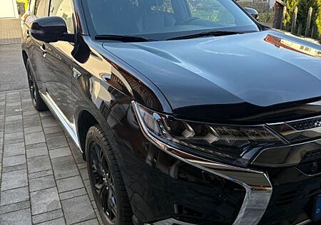 Mitsubishi Outlander 2.4 MIVEC PLUG-IN HYBRID 4WD Plus