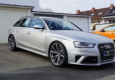 Audi RS4 4.2 | Pano 20" B&O ACC 8-fach