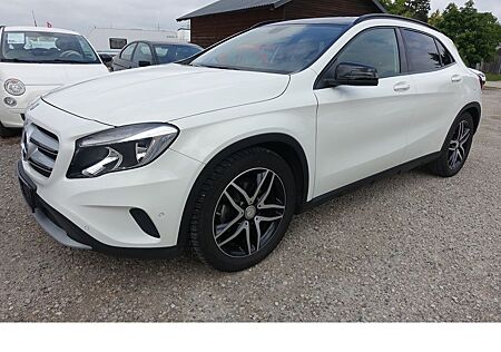 Mercedes-Benz GLA 200 Navi Kamera PDC 8x Alu el. Heckklappe