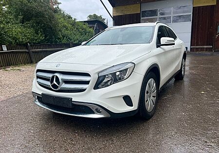Mercedes-Benz GLA 220 d 4MATIC DCT -
