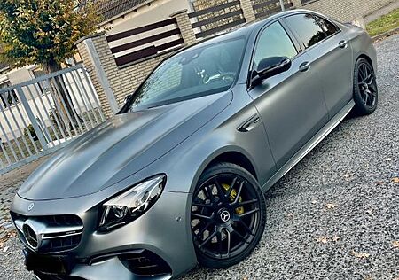 Mercedes-Benz E 63 AMG Mercedes-AMG E 63 S Carbon Schalen Sitz