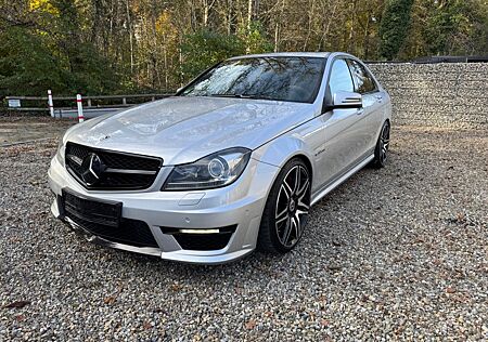 Mercedes-Benz C 63 AMG Performance Package