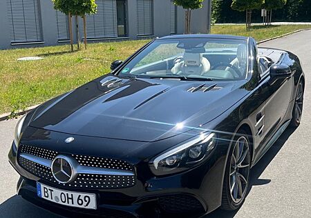 Mercedes-Benz SL 63 AMG Obsidian, Leder hell