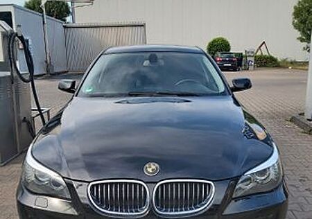 BMW 523i