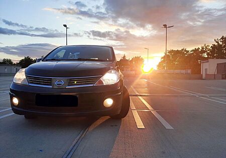 Nissan Tiida 1.8 tekna tekna
