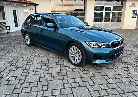BMW 330i Touring Advantage Automatic AHK Live Cockpi