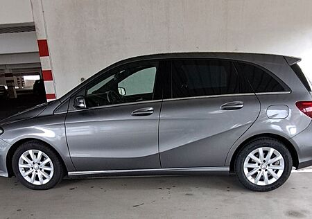 Mercedes-Benz B 180 BlueEFFICIENCY Edition Style Edition Style