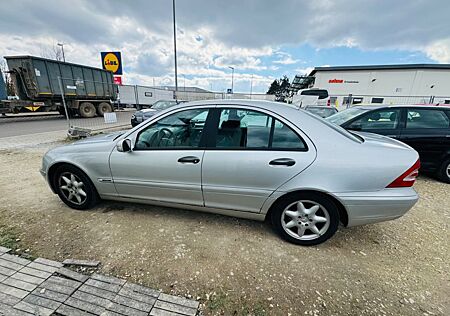 Mercedes-Benz C 180 AVANTGARDE