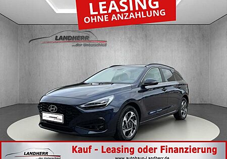 Hyundai i30 gebraucht kaufen Hyundai i30 Kombi 1.5 T-GDI Family // LED/Kamera/SHZ