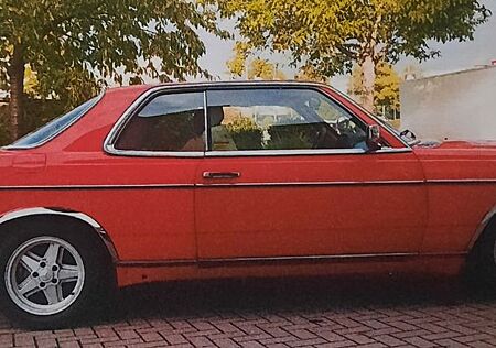 Mercedes-Benz 230